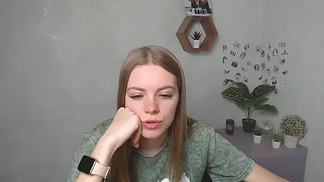 AliceFlirtt  online show from 09-29-25, 12:22