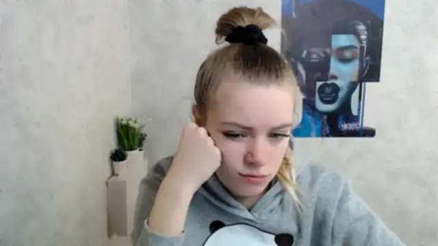 AliceFlirtt  online show from 11-18-25, 07:44