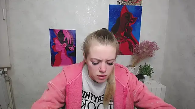 AliceFlirtt  online show from 10-06-25, 07:42