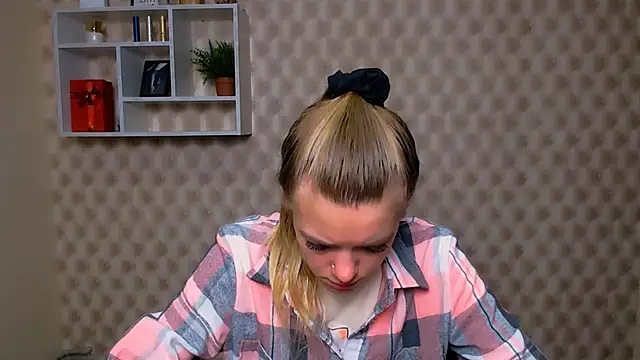 AliceFlirtt  online show from 10-25-25, 08:46