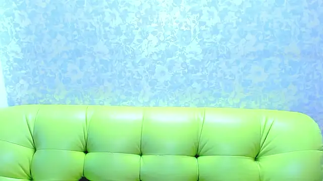 Snapshot of Vanessa_Florence chatting on 07-17-26, 01:14 Vanessa Florence online show from 07-17-26, 01:14