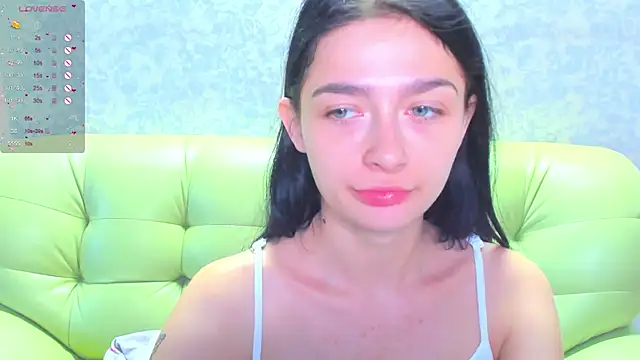 Snapshot of Vanessa_Florence chatting on 07-18-26, 01:03 Vanessa Florence online show from 07-18-26, 01:03