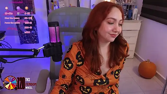 LilyVelvett online show from 10-29-25, 03:05