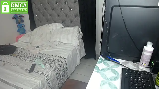 Snapshot of susana2523 chatting on 07-05-26, 02:38 susana2523 online show from 07-05-26, 02:38