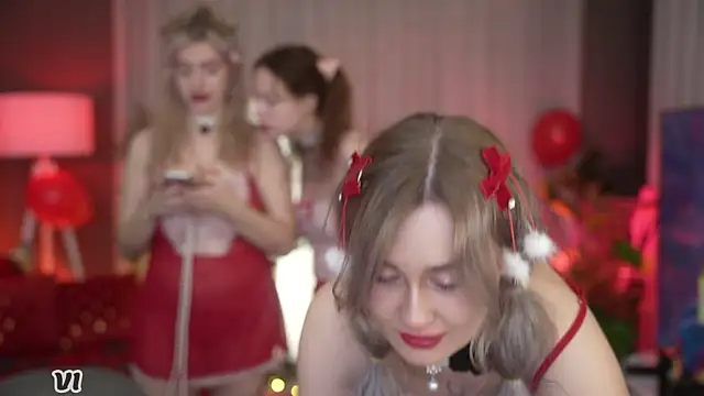 your favoritegirls online show from 12-21-25, 01:52