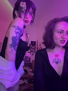 Dooubletroublee online show from 06-17-26, 10:41