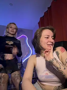 Dooubletroublee online show from 04-18-26, 01:41