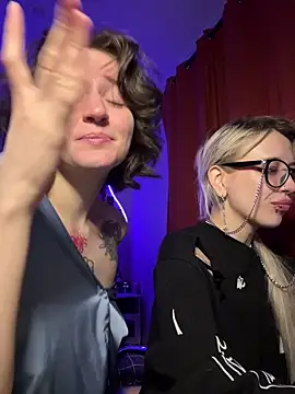 Dooubletroublee online show from 03-28-26, 01:39