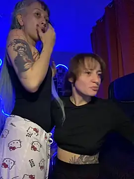 Dooubletroublee online show from 11-08-25, 10:24