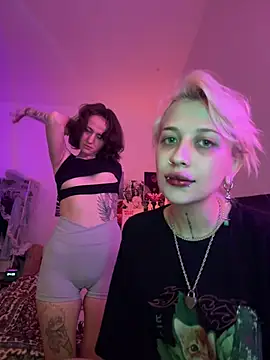 Dooubletroublee online show from 06-05-26, 01:10