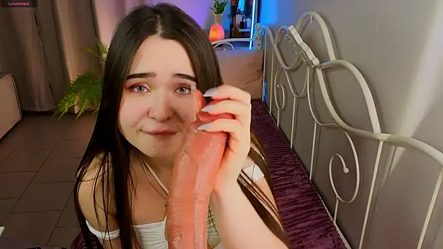 KateBleare online show from 10-30-25, 02:04