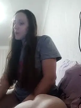 emeli moon online show from 12-18-25, 06:34