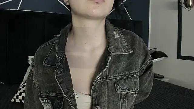 Adeelinee online show from 03-08-25, 07:42