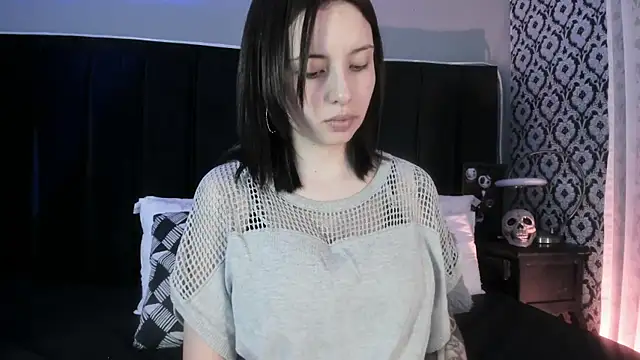 Adeelinee online show from 03-26-26, 08:07