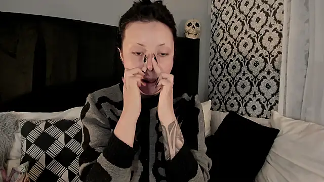 Snapshot of Adeelinee chatting on 06-15-26, 06:29 Adeelinee online show from 06-15-26, 06:29