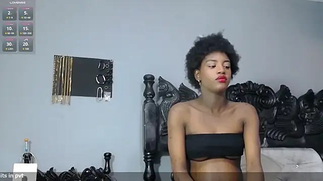 Snapshot of submissive_black_whore chatting on 09-26-25, 07:43 submissive black whore online show from 09-26-25, 07:43