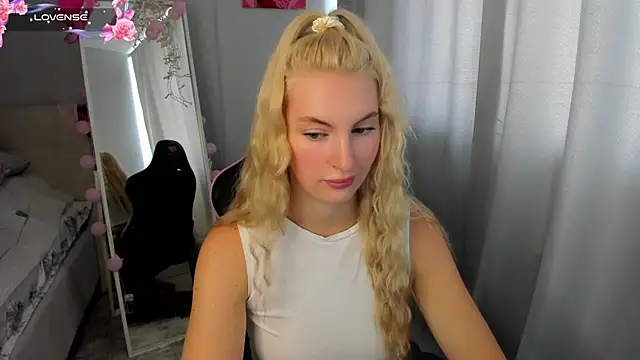 Kimmy powell online show from 07-13-26, 04:23