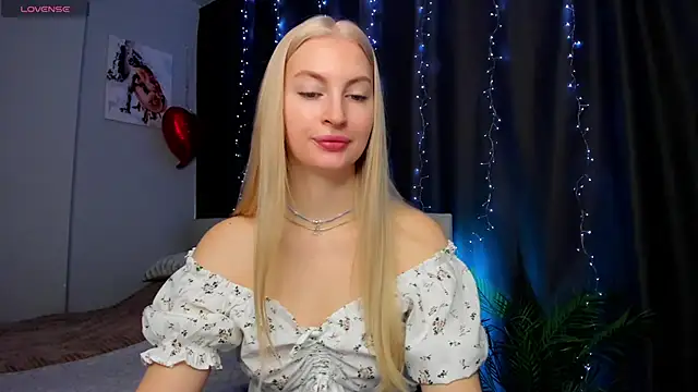 Kimmy powell online show from 10-22-25, 04:12