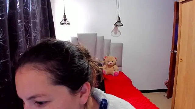 Snapshot of samantha__wilson chatting on 09-24-25, 11:39 samantha  wilson online show from 09-24-25, 11:39
