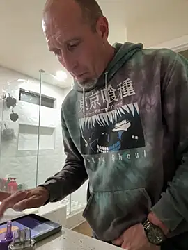 El Gizmo online show from 12-02-25, 07:54