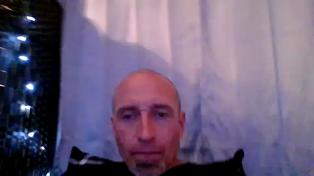 El Gizmo online show from 05-09-26, 04:38