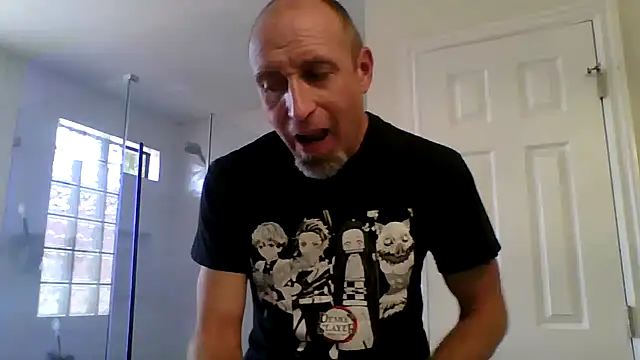 El Gizmo online show from 05-18-26, 08:02