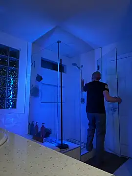 El Gizmo online show from 12-16-25, 07:34