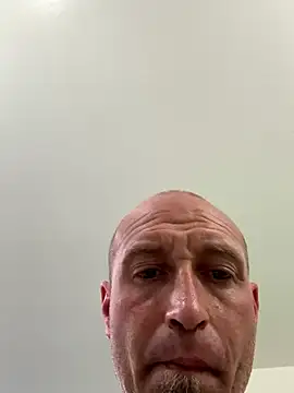 El Gizmo online show from 11-11-25, 03:07