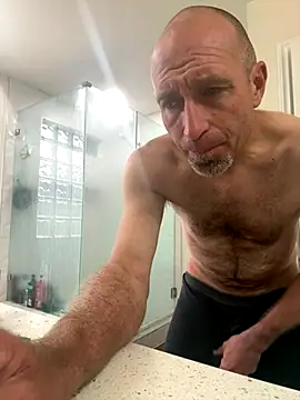 El Gizmo online show from 11-14-25, 05:05