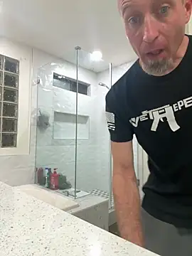 El Gizmo online show from 11-12-25, 12:31