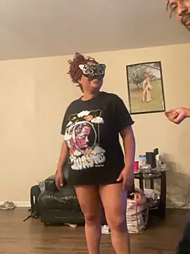 QueenNSlimmm3030 online show from 05-27-26, 09:16
