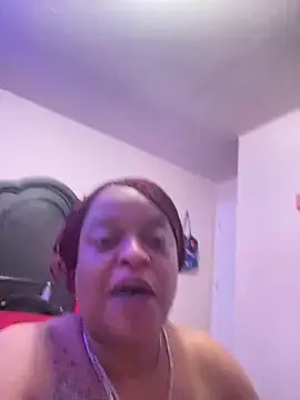 QueenNSlimmm3030 online show from 05-26-26, 08:34