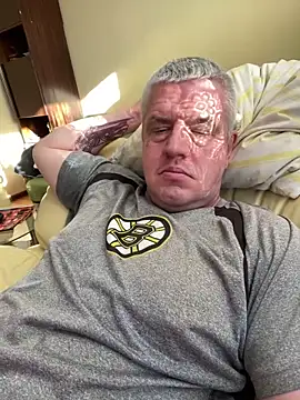 Snapshot of Evolite123 chatting on 03-18-25, 02:39 Evolite123 online show from 03-18-25, 02:39