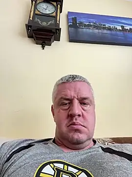 Snapshot of Evolite123 chatting on 03-10-25, 12:17 Evolite123 online show from 03-10-25, 12:17