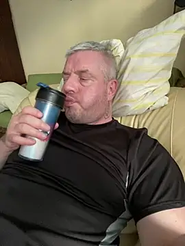 Snapshot of Evolite123 chatting on 03-15-25, 04:32 Evolite123 online show from 03-15-25, 04:32