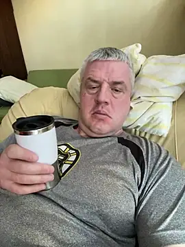 Snapshot of Evolite123 chatting on 03-19-25, 06:24 Evolite123 online show from 03-19-25, 06:24