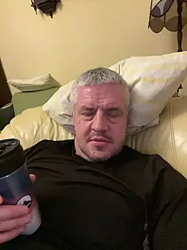 Snapshot of Evolite123 chatting on 03-17-25, 06:00 Evolite123 online show from 03-17-25, 06:00