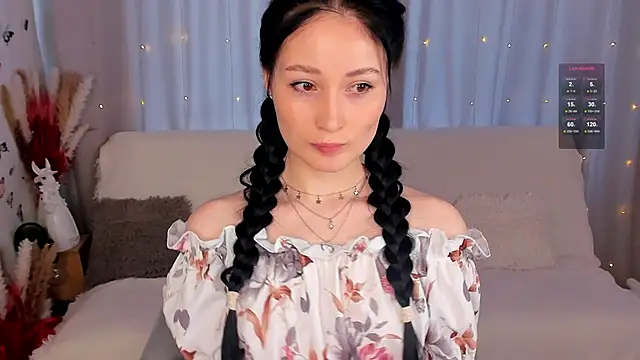 Snapshot of LisaMooore chatting on 02-14-25, 09:55 LisaMooore online show from 02-14-25, 09:55