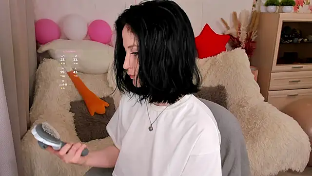 LisaMooore online show from 05-06-26, 05:17