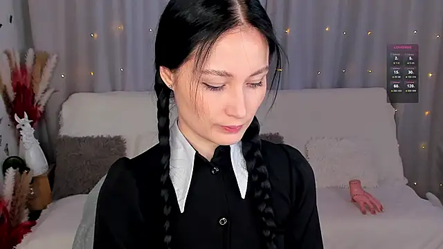 Snapshot of LisaMooore chatting on 02-13-25, 12:32 LisaMooore online show from 02-13-25, 12:32