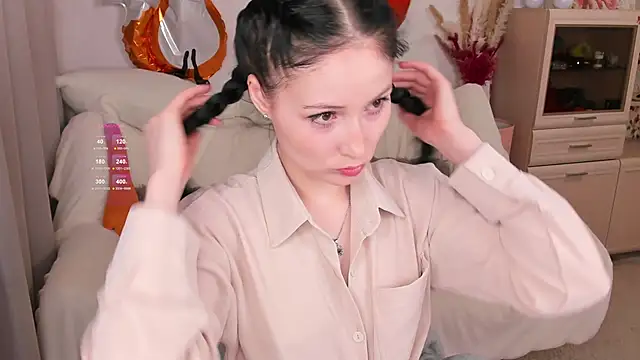 LisaMooore online show from 12-19-25, 03:14