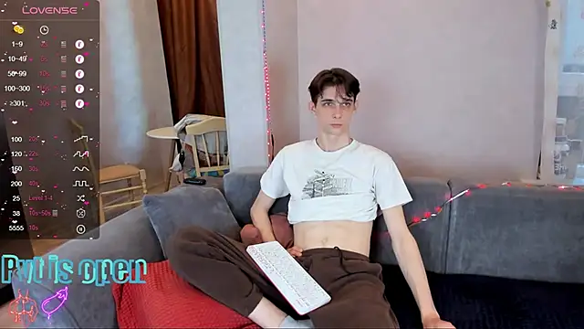 Aaron Boom online show from 05-13-26, 03:52