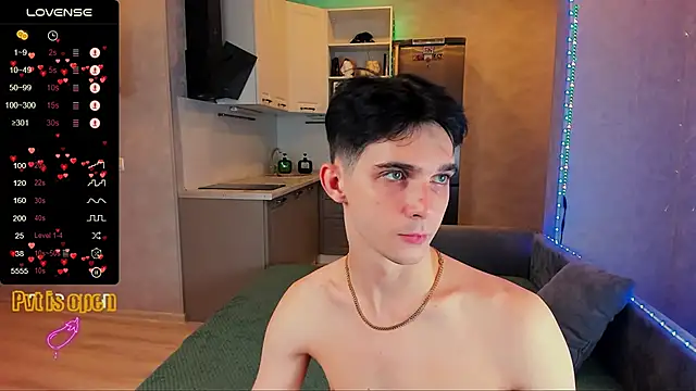 Aaron Boom online show from 10-31-25, 12:40