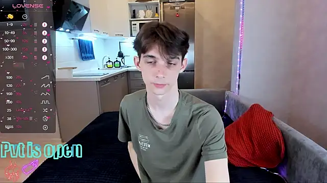 Aaron Boom online show from 05-10-26, 11:06