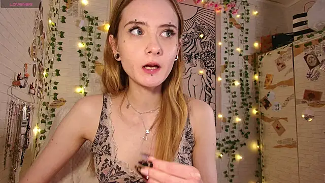 Snapshot of summerhazeee chatting on 02-07-26, 07:11 summerhazeee online show from 02-07-26, 07:11