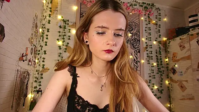 Snapshot of summerhazeee chatting on 02-04-26, 06:14 summerhazeee online show from 02-04-26, 06:14