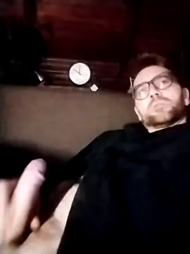 Snapshot of tomee83 chatting on 10-28-25, 10:52 tomee83 online show from 10-28-25, 10:52