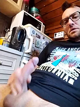 tomee83 online show from 11-14-25, 09:46