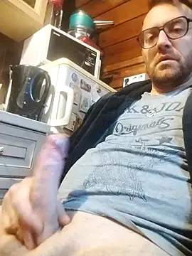 Snapshot of tomee83 chatting on 10-15-25, 05:50 tomee83 online show from 10-15-25, 05:50