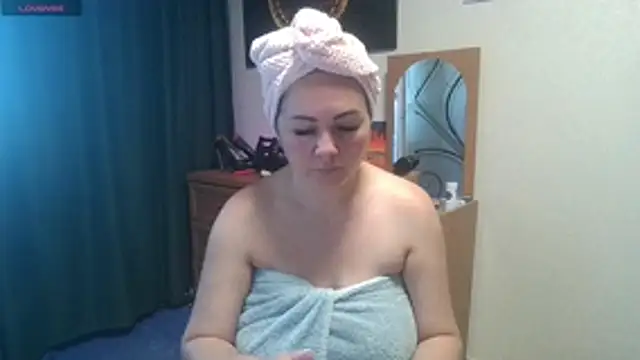 JuliaMorganss online show from 07-12-26, 06:03